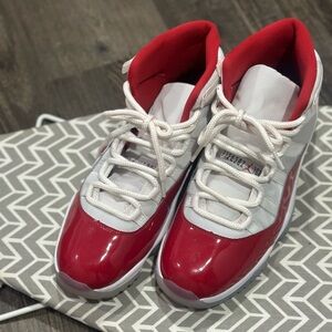 jordan cherry 11s size 10